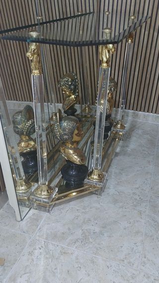 Aparador y mesa de entrada de cristal
