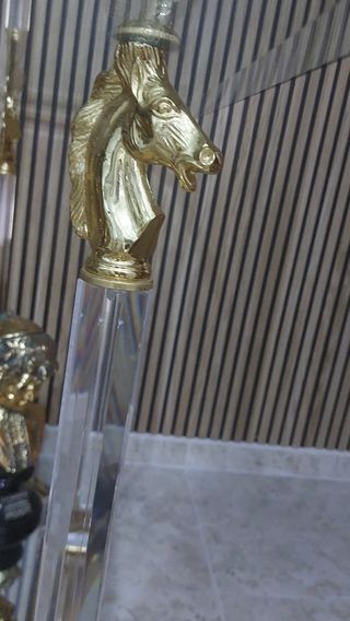 Aparador y mesa de entrada de cristal