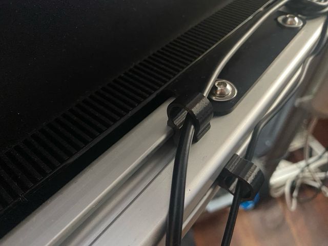 Organizadores de cables para perfiles de aluminio