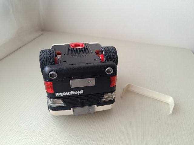 Camioneta Playmobil Negra con número 76