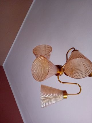 Lámpara de techo dorada de cristal