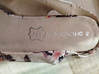 Sandalias de piel con estampado floral