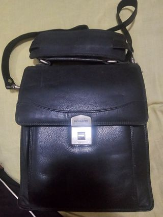 Bolso de mano de cuero negro Daviletto