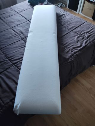 Almohada larga blanca