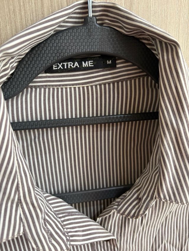 Camicia a righe marrone