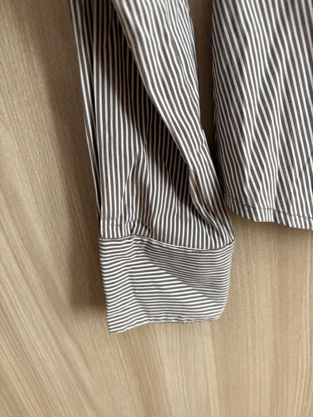 Camicia a righe marrone