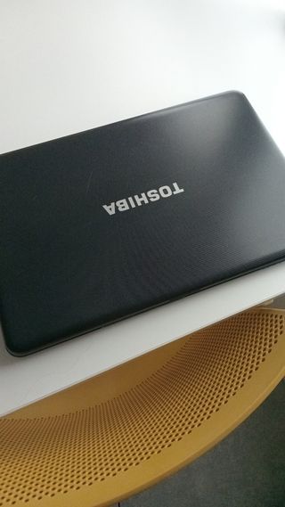 Ordenador Toshiba Negro buen estado como nuebo 