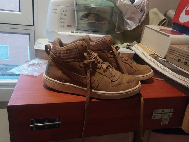 Zapatillas botas Nike Marrones Talla 37.5