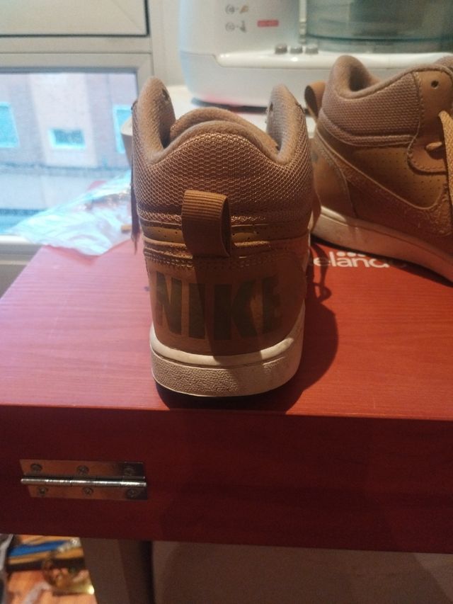 Zapatillas botas Nike Marrones Talla 37.5