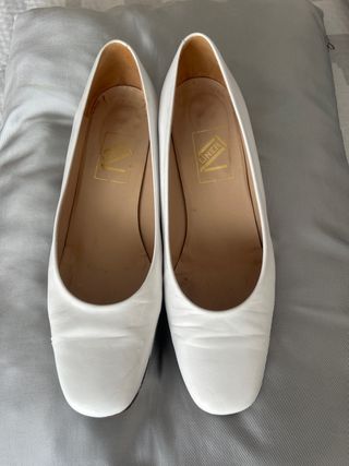 Zapatos de salón blancos