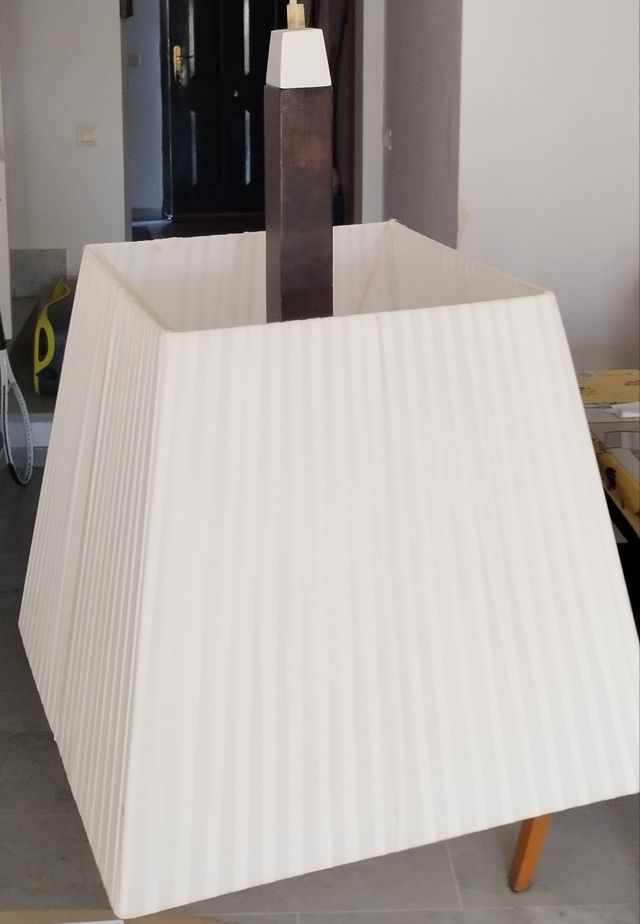 Lampara de techo con pantalla de tela plisada