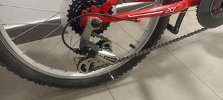 Bicicleta infantil roja B-PRO