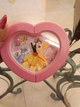 Sveglia a forma di cuore con principesse Disney