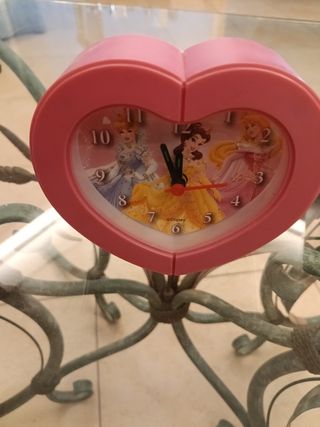 Sveglia a forma di cuore con principesse Disney
