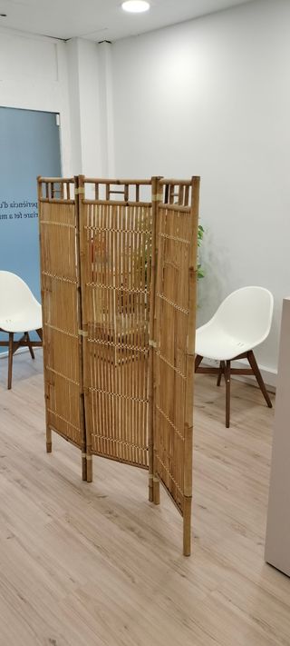 Mampara divisoria de bambú