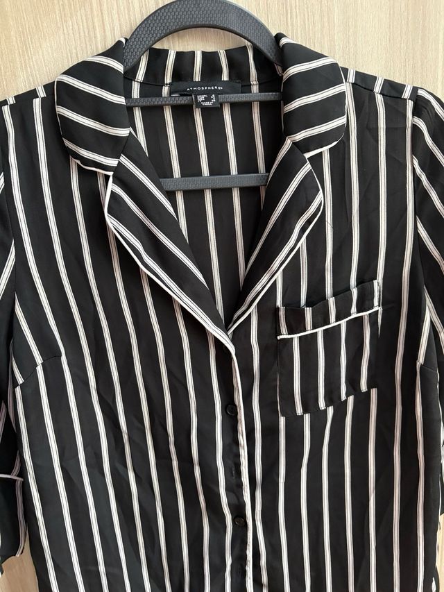 Camicetta a righe bianche e nere