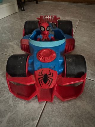 Coche de Spiderman con figura
