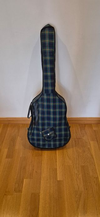Guitarra Clásica acústica.
