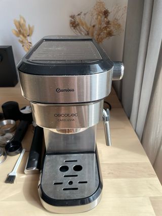 Cafetera Cecotec Cafelizzia 790 nespresso