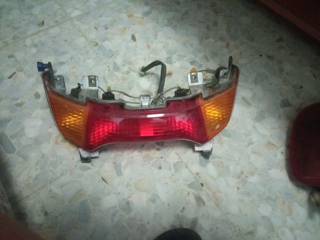 Pilotos Traseros Suzuki Burgman 125 (2006)