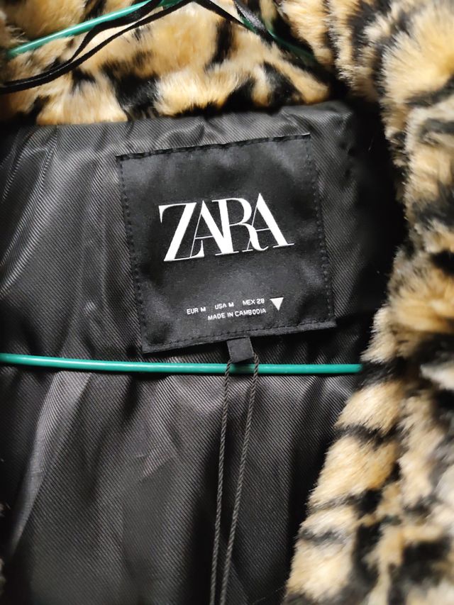 Abrigo Zara estampado leopardo. Talla M