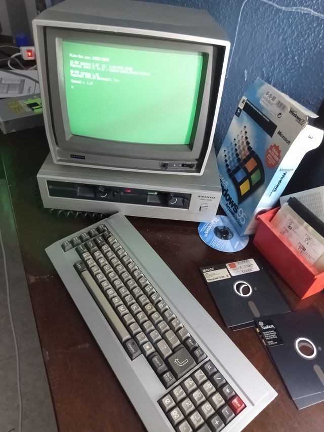 Sanyo MBC 555 Ordenador Vintage