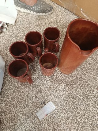 Brocca in terracotta marrone