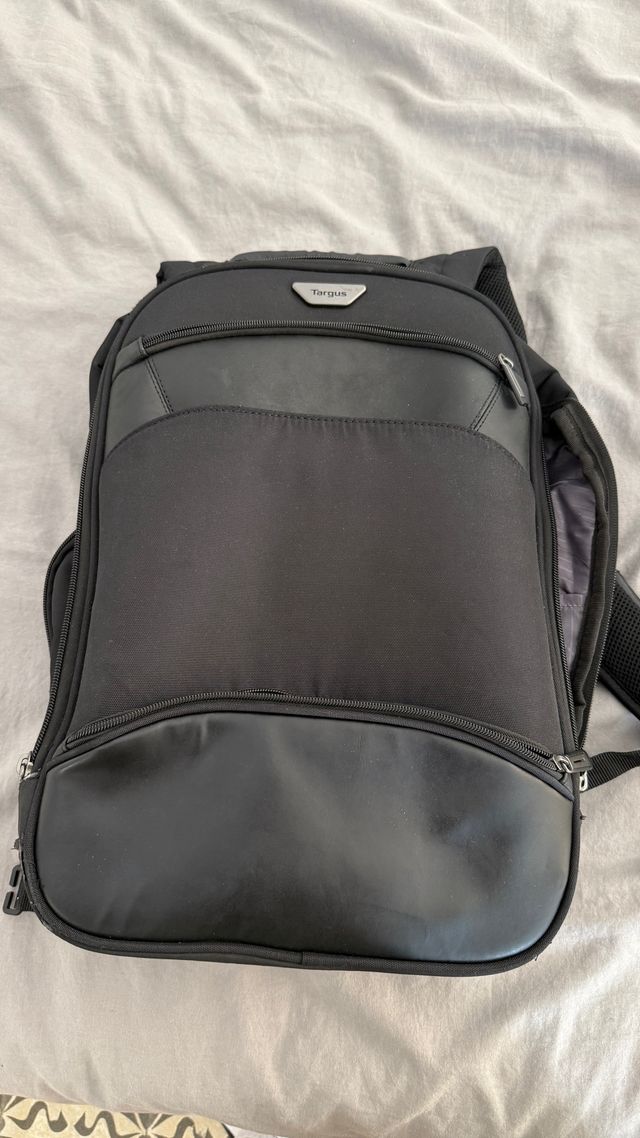 Mochila Ejecutiva Targus Negra