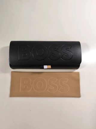 Funda y bolsa para gafas Hugo Boss