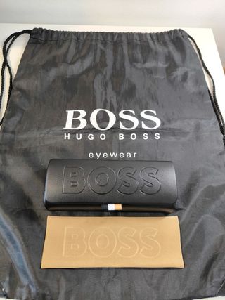 Funda y bolsa para gafas Hugo Boss