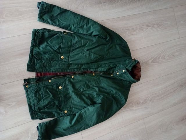Cazadora encerada tipo Barbour verde botella
