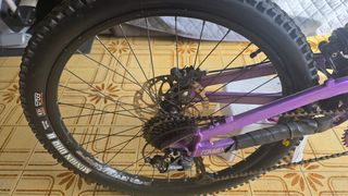 Bicicleta de Descenso Commencal 26