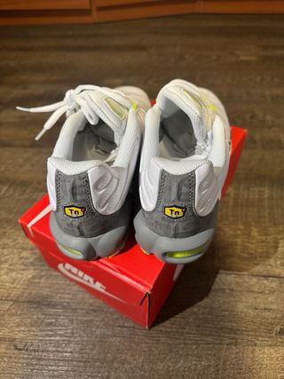 Nike TN Air Max Plus Blancas y Grises