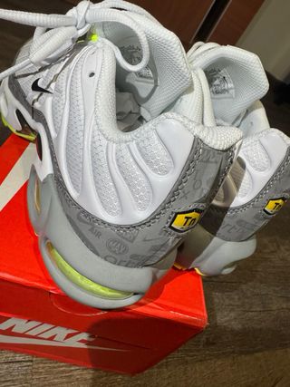 Nike TN Air Max Plus Blancas y Grises