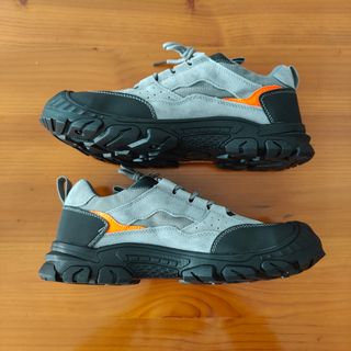Zapatos de seguridad nuevos