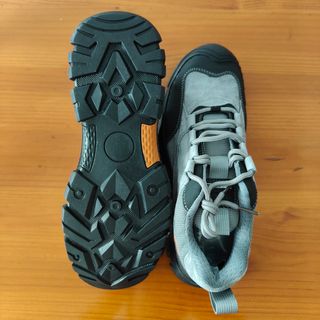 Zapatos de seguridad nuevos