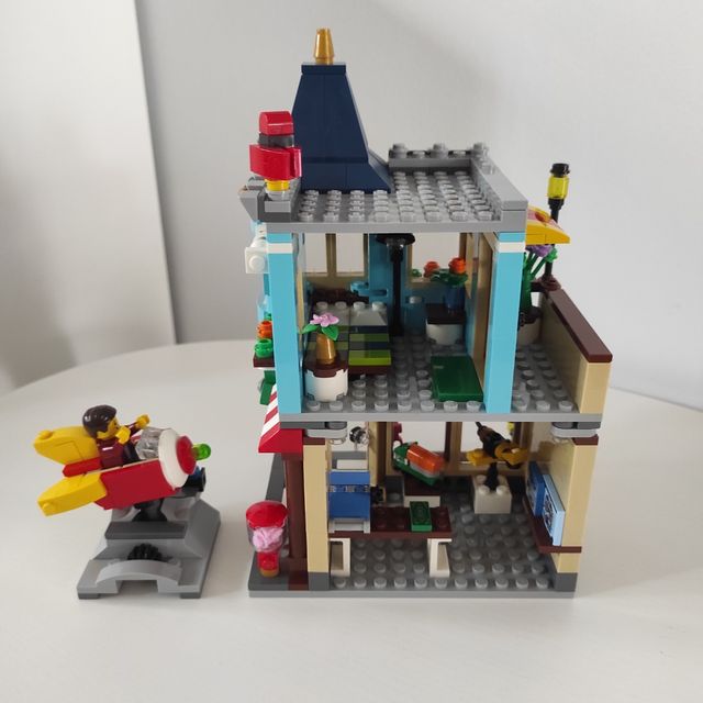 Lego Creator 31105 - Negozio di giocattoli classici.