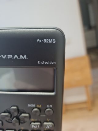 Calculadora Científica Casio FX-82MS con estuche