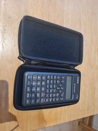 Calculadora Científica Casio FX-82MS con estuche