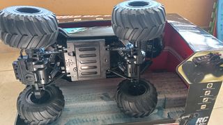 Coche RC Todoterreno 4x4 como nuevo