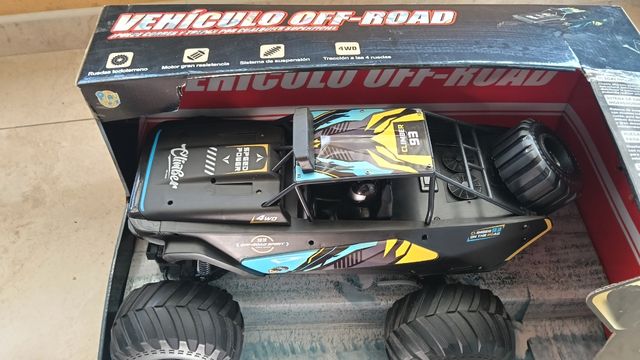 Coche RC Todoterreno 4x4 como nuevo
