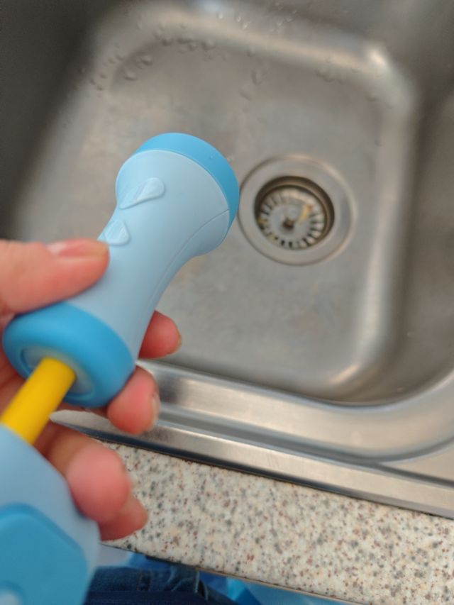 Pistola de agua con mochila azul