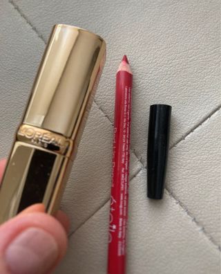 Pintalabios y Lápiz Labial Rojo