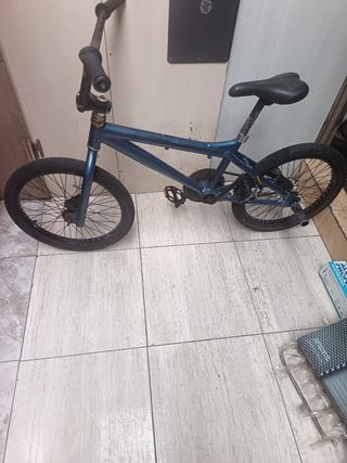 Bicicleta BMX azul