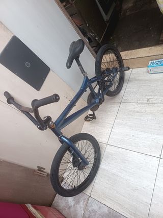 Bicicleta BMX azul