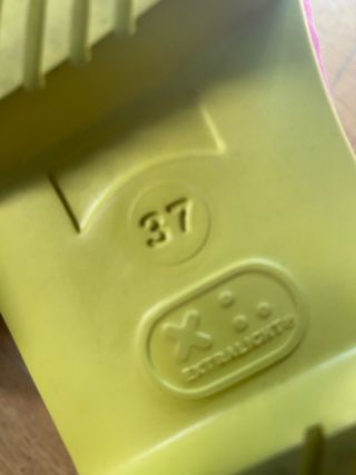 Botines Camper negros y rosas