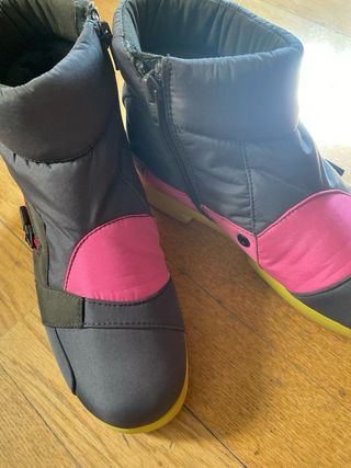 Botines Camper negros y rosas