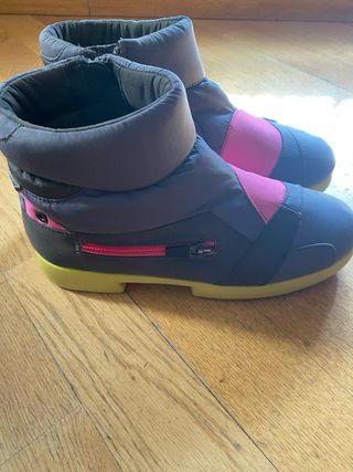 Botines Camper negros y rosas