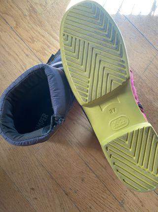 Botines Camper negros y rosas