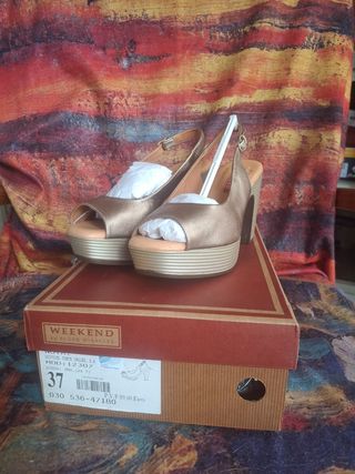 Sandalias doradas piel tacon plataforma 37